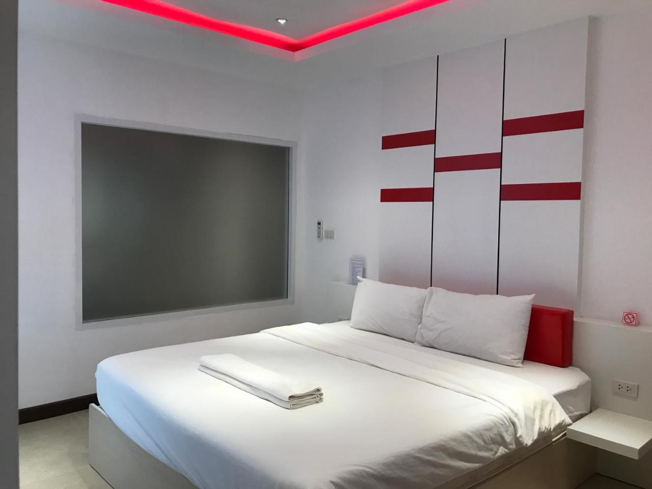Picasso Motel Pattaya Exterior photo